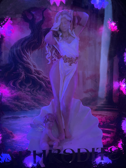 APHRODITE – Luminous Work in Resin