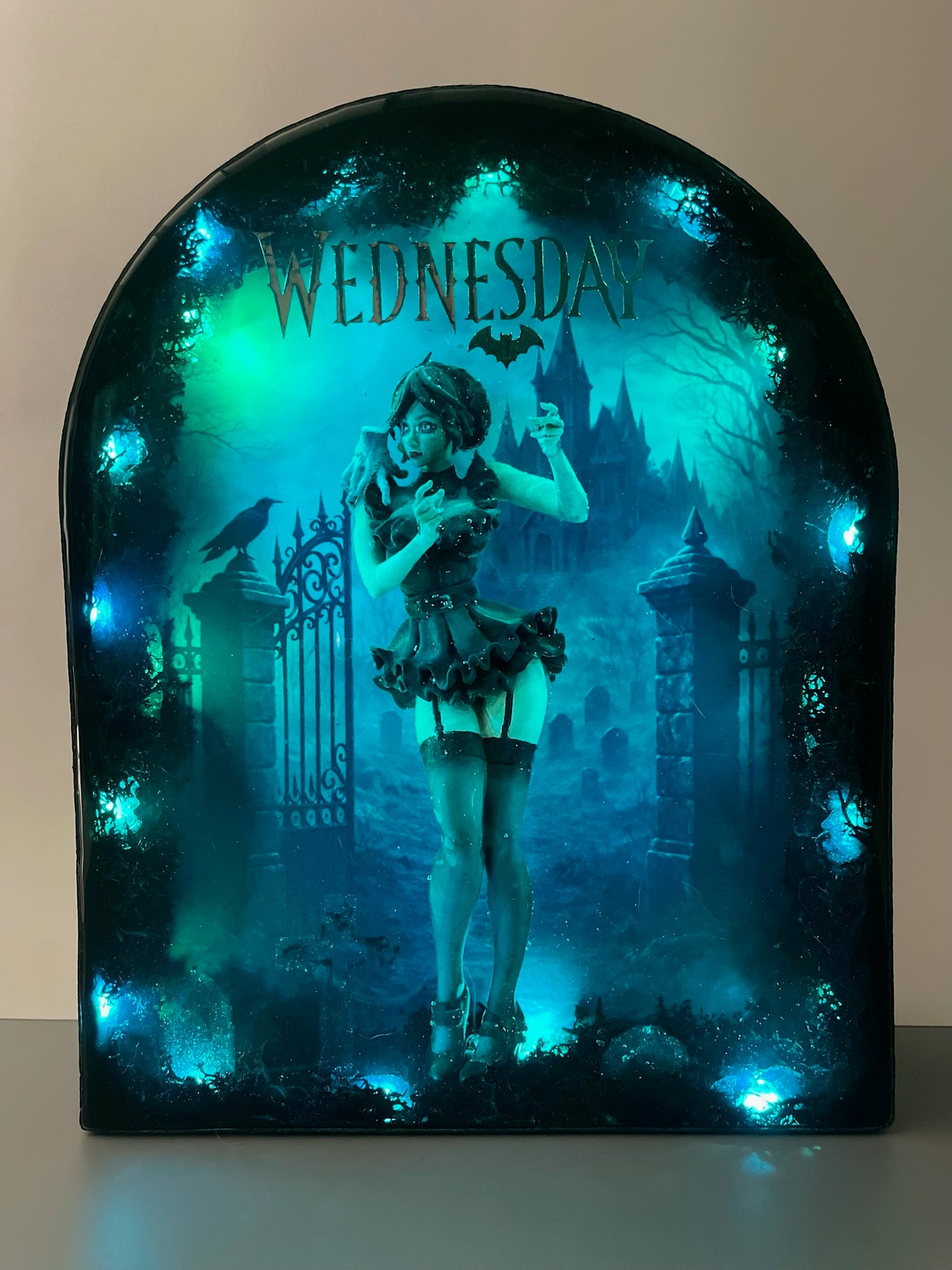 WEDNESDAY – Resin Light Art Gothic Edition