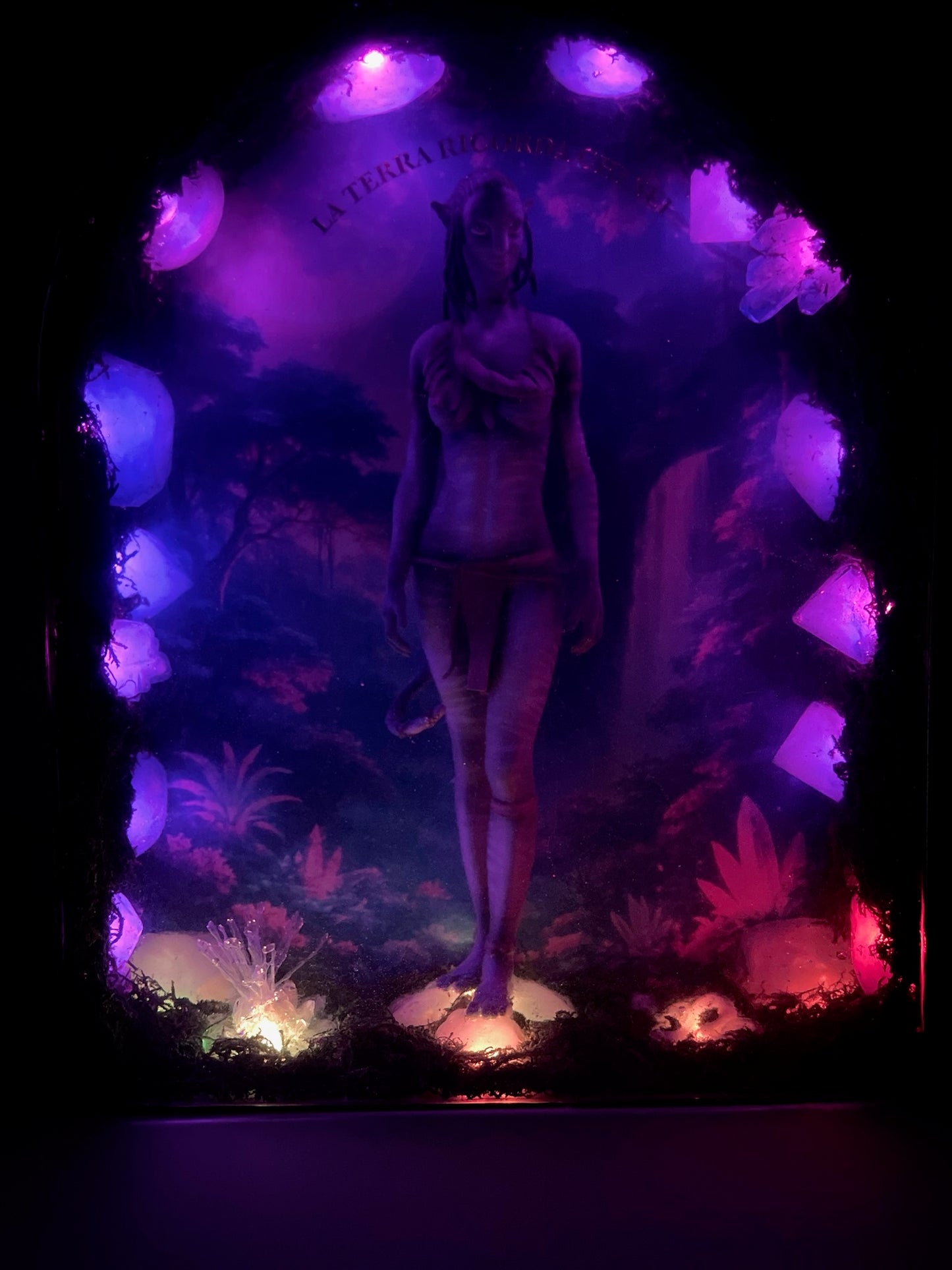 LA TERRA RICORDA CHI SEI – Resin light art