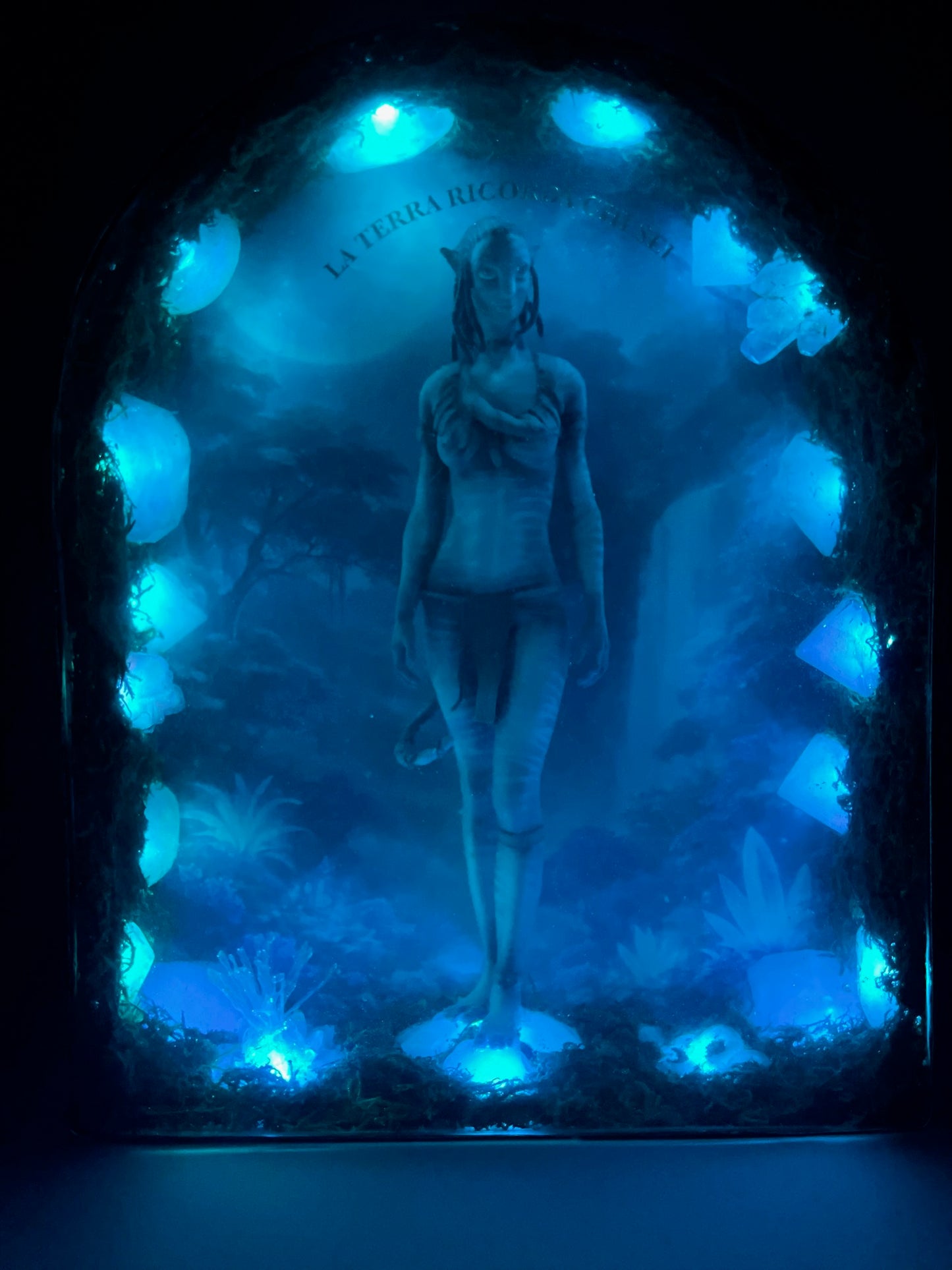 LA TERRA RICORDA CHI SEI – Resin light art