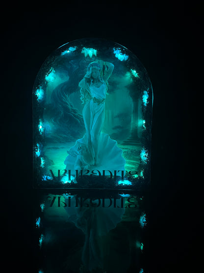 APHRODITE – Luminous Work in Resin