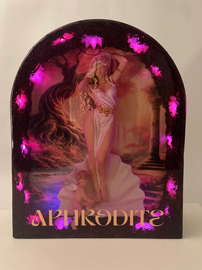 APHRODITE – Luminous Work in Resin