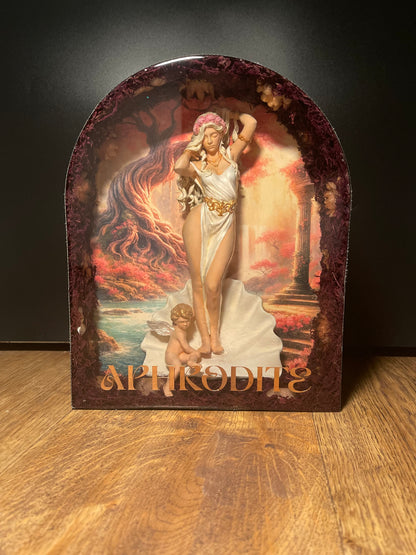 APHRODITE – Luminous Work in Resin