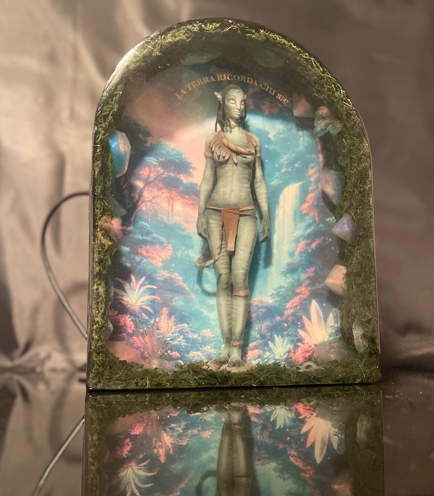 LA TERRA RICORDA CHI SEI – Resin light art