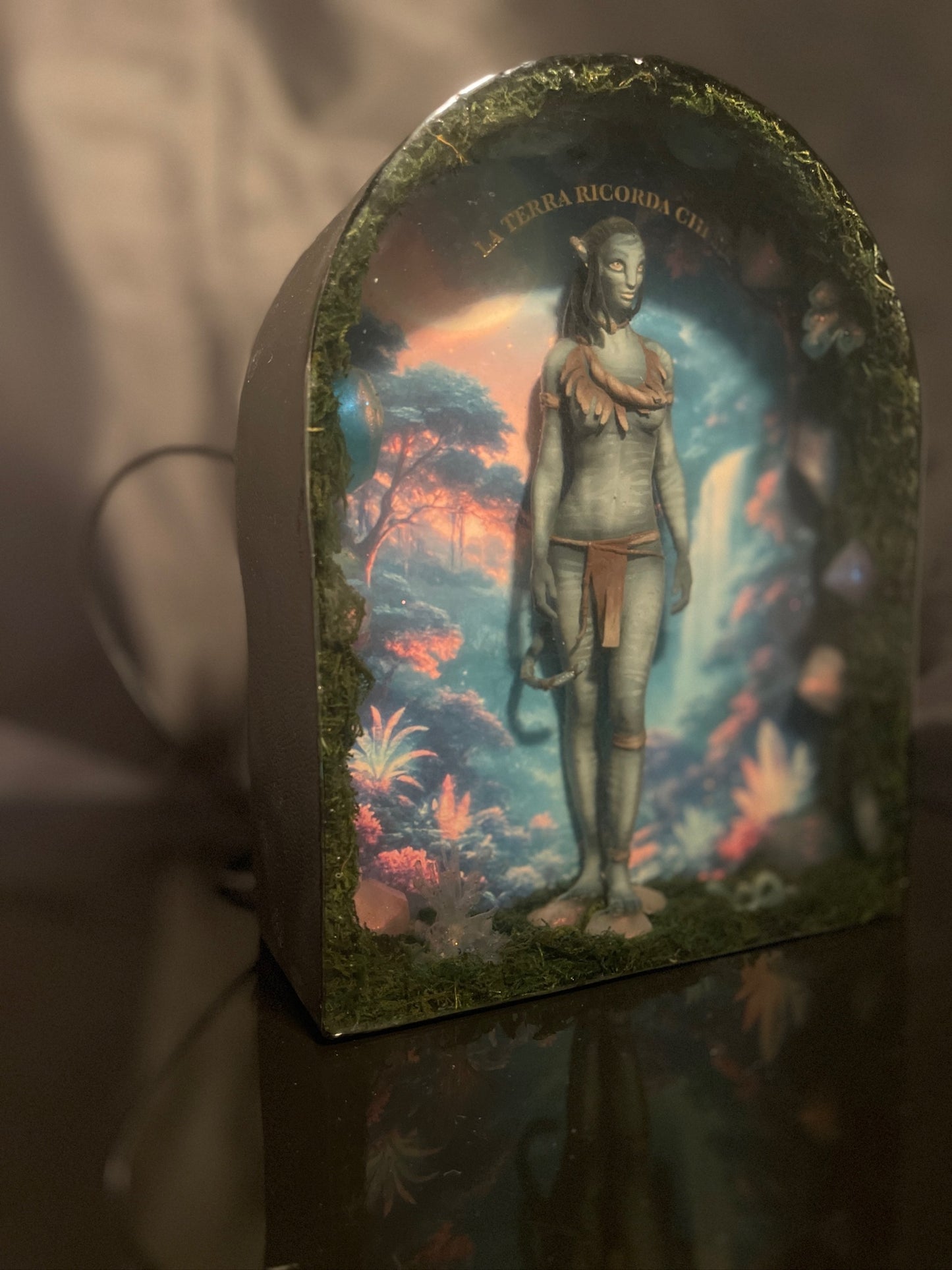 LA TERRA RICORDA CHI SEI – Resin light art