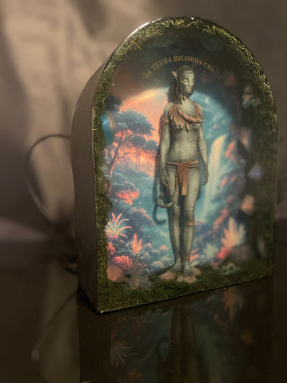 LA TERRA RICORDA CHI SEI – Resin light art
