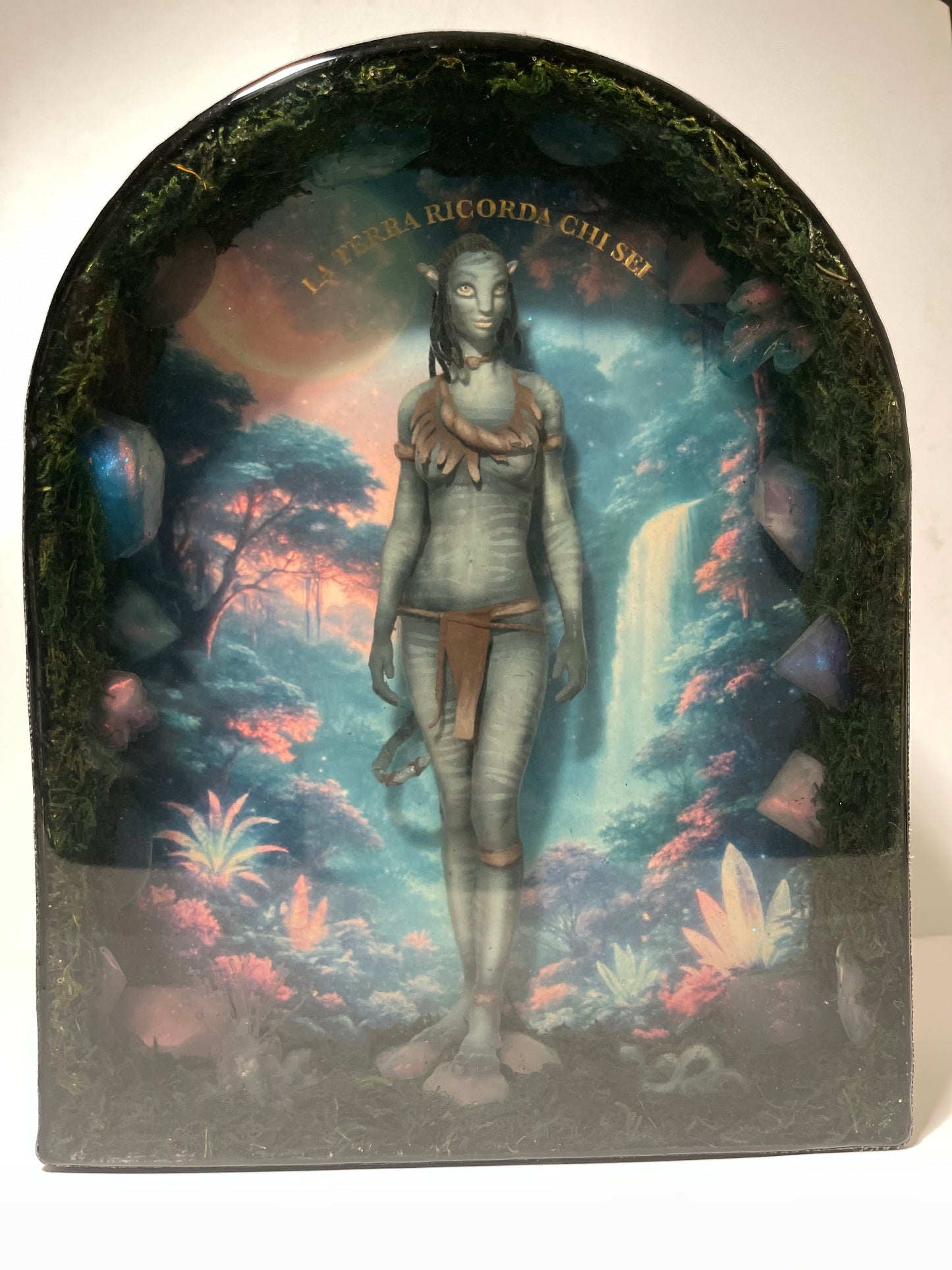 LA TERRA RICORDA CHI SEI – Resin light art