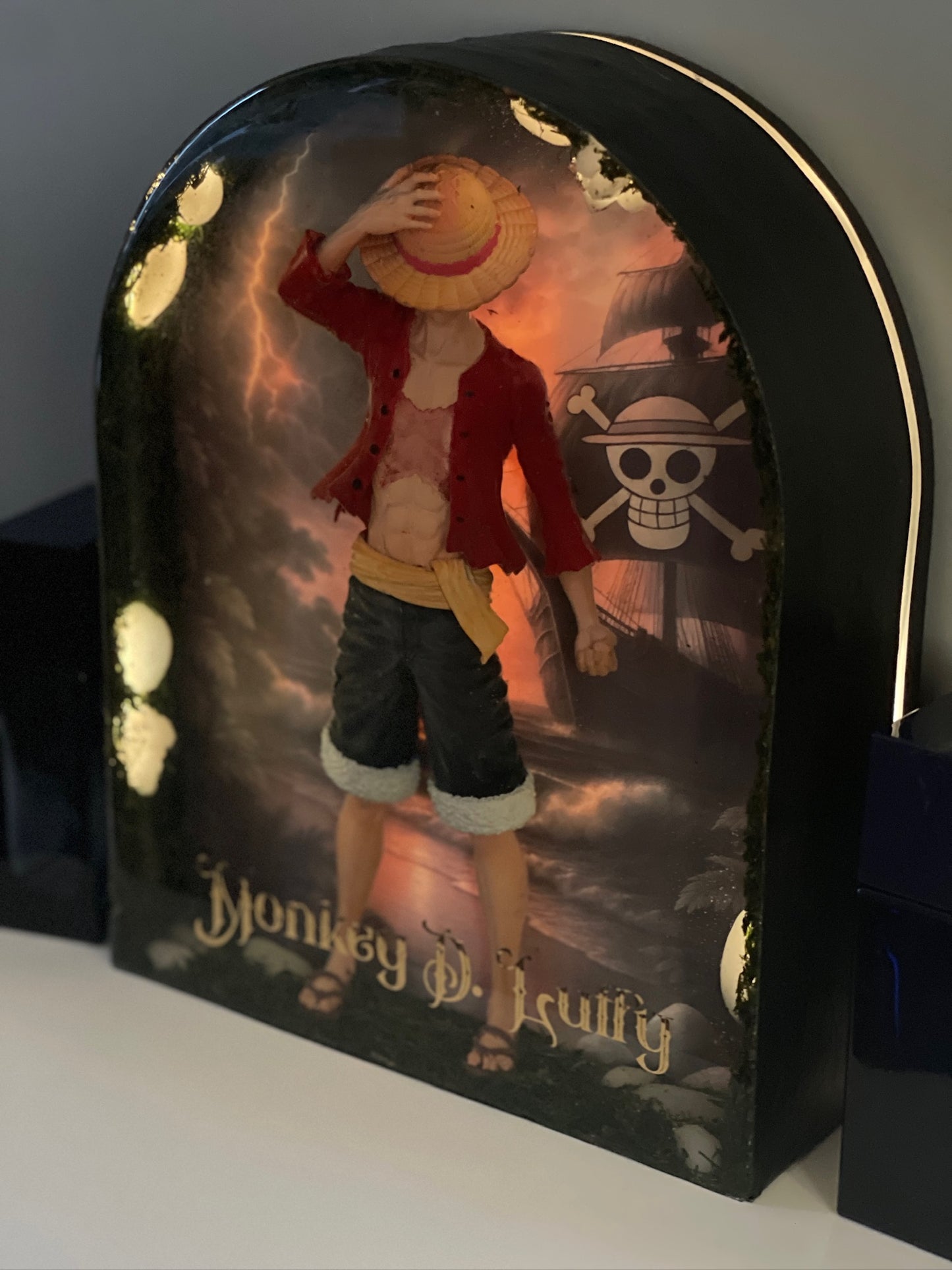 LUFFY – Luminous resin artwork