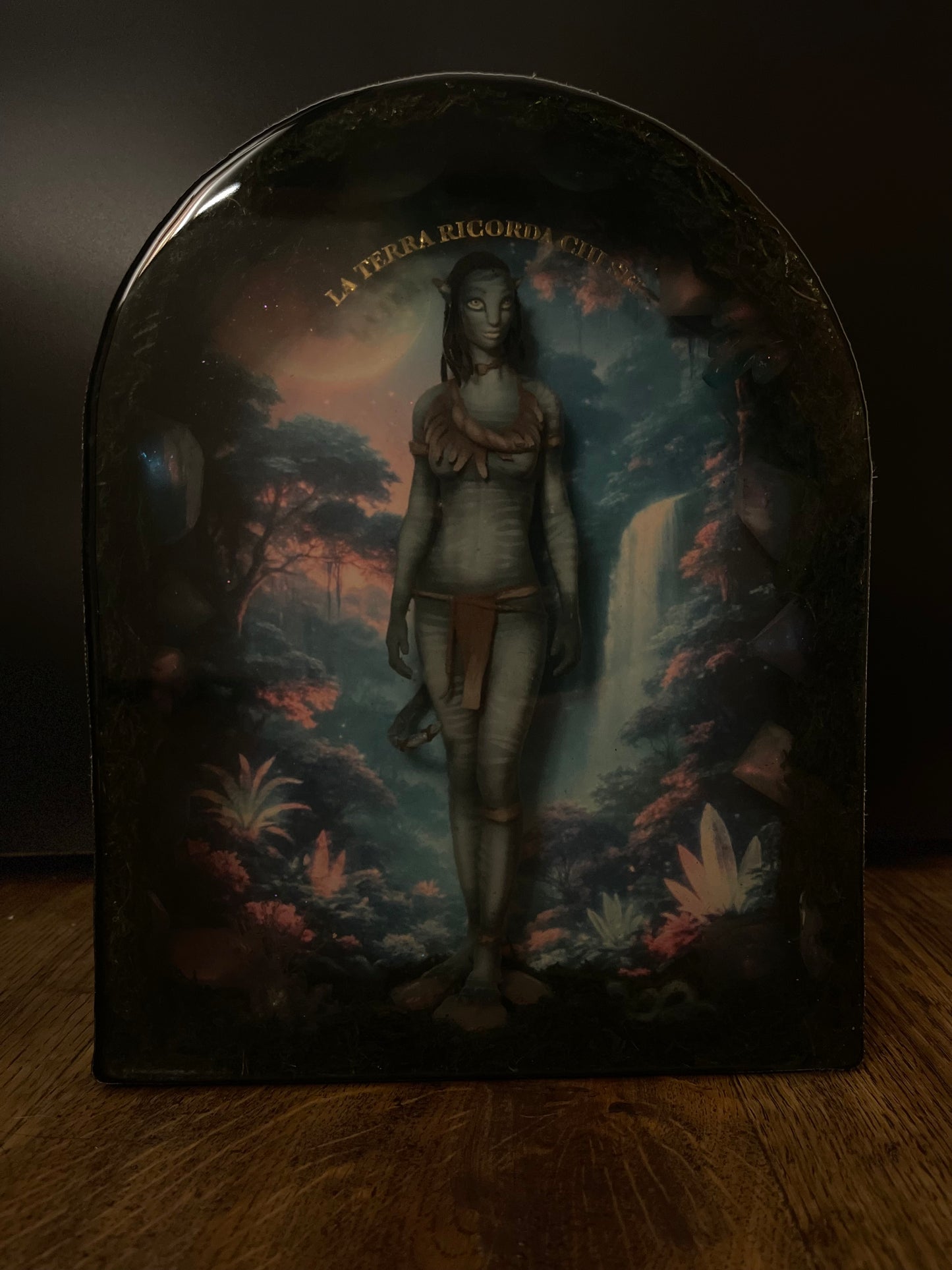 LA TERRA RICORDA CHI SEI – Resin light art