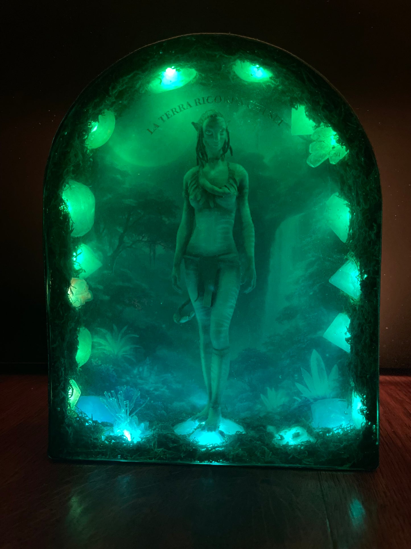 LA TERRA RICORDA CHI SEI – Resin light art