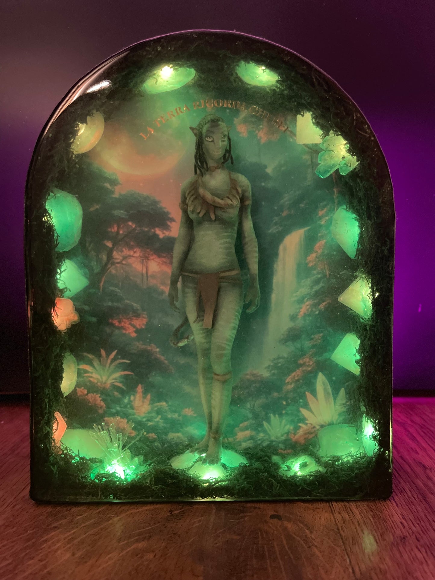 LA TERRA RICORDA CHI SEI – Resin light art