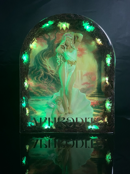 APHRODITE – Luminous Work in Resin